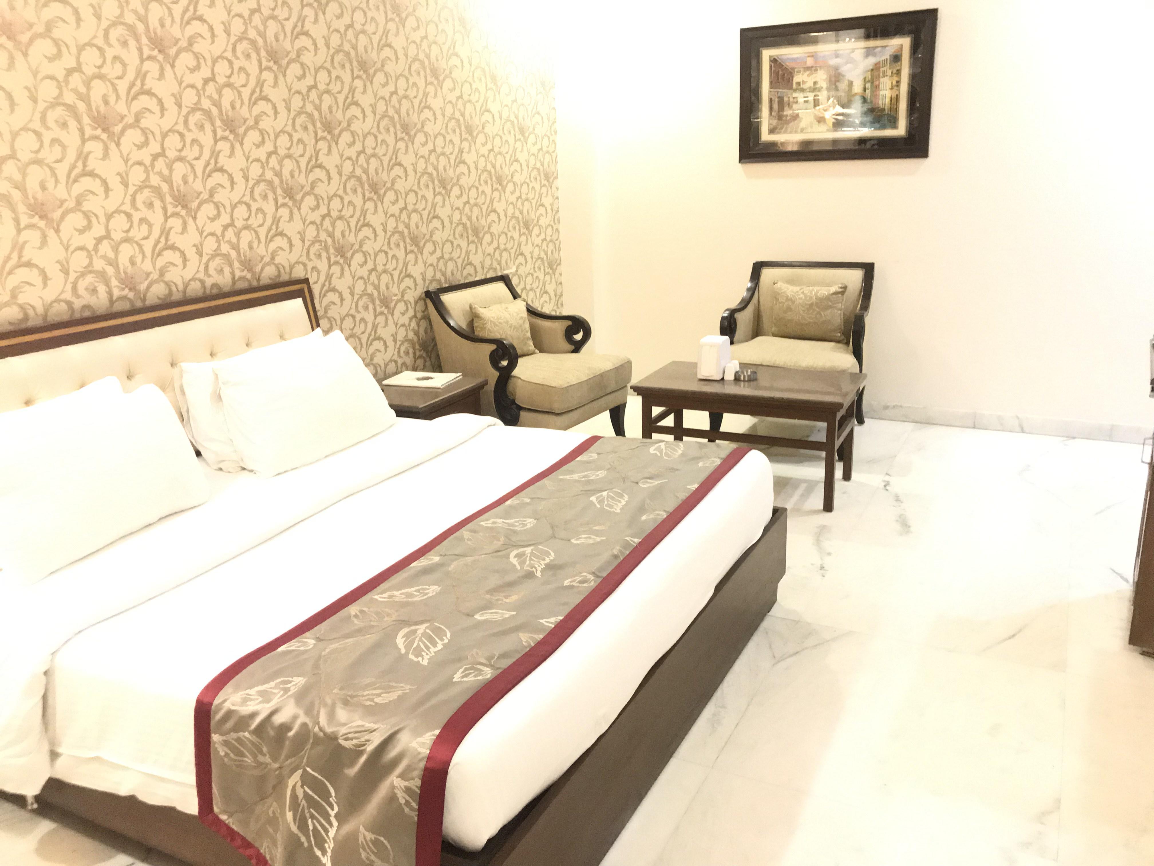 Hotel Leela Grande Karnāl Zewnętrze zdjęcie