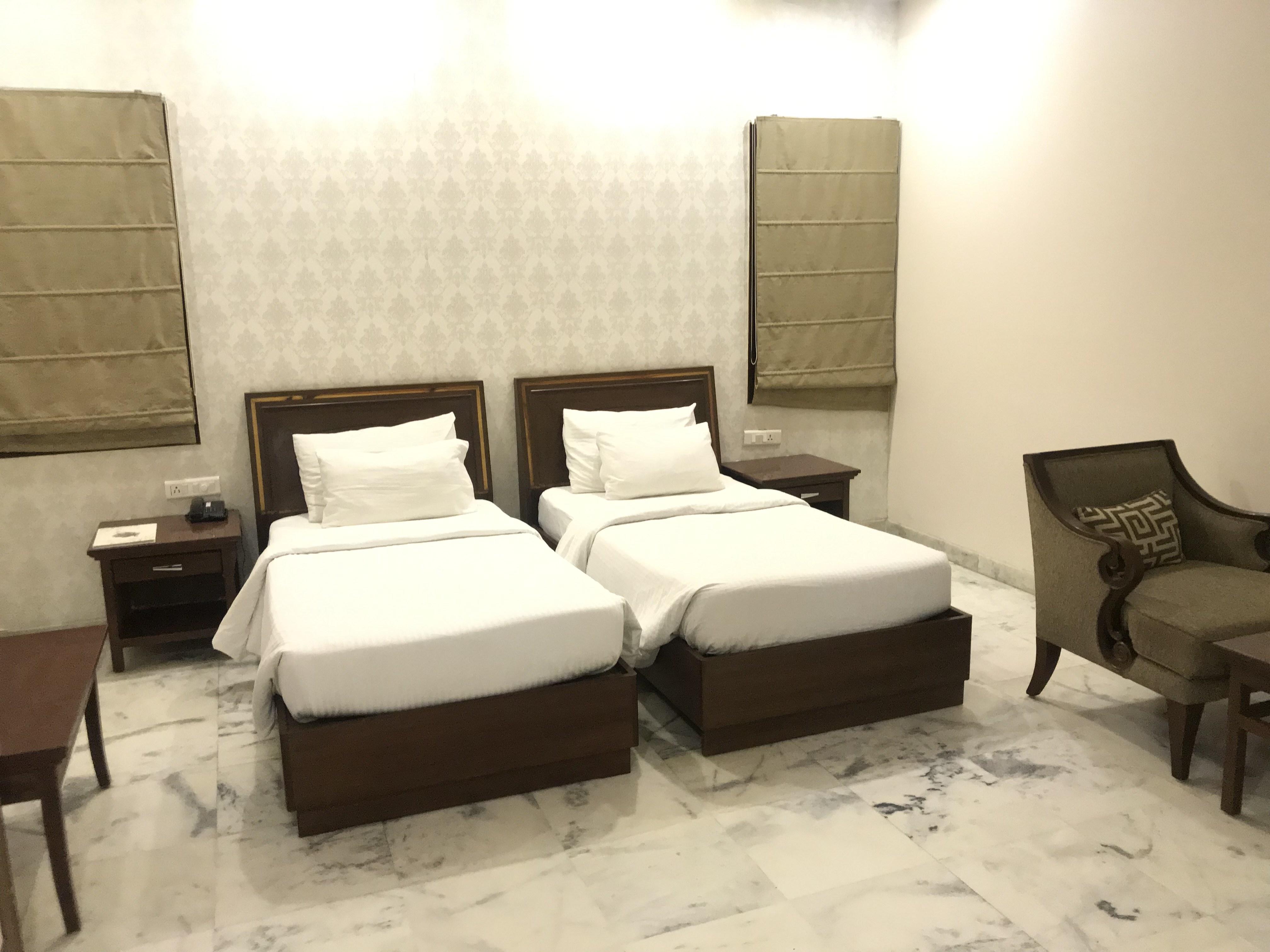 Hotel Leela Grande Karnāl Zewnętrze zdjęcie