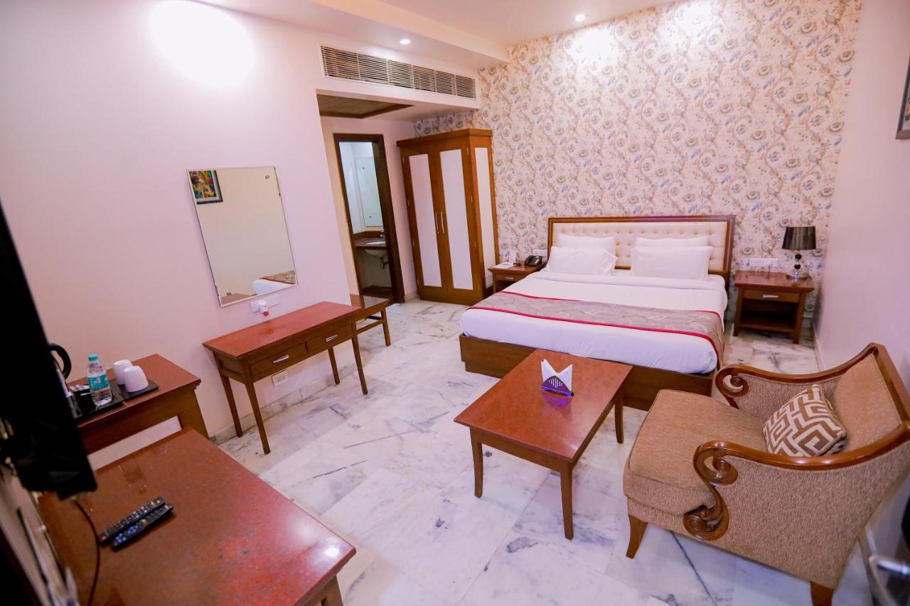 Hotel Leela Grande Karnāl Zewnętrze zdjęcie