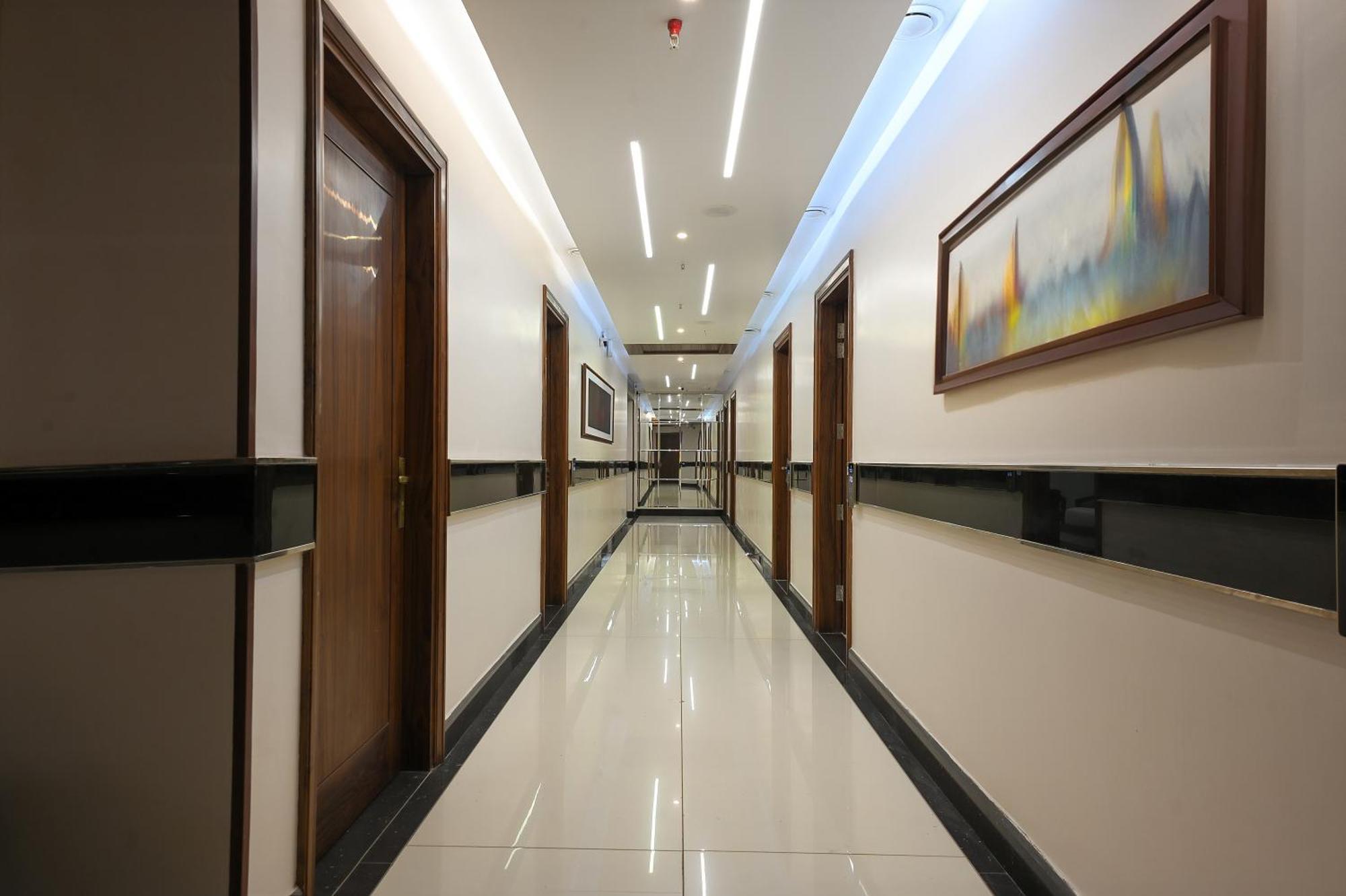 Hotel Leela Grande Karnāl Zewnętrze zdjęcie