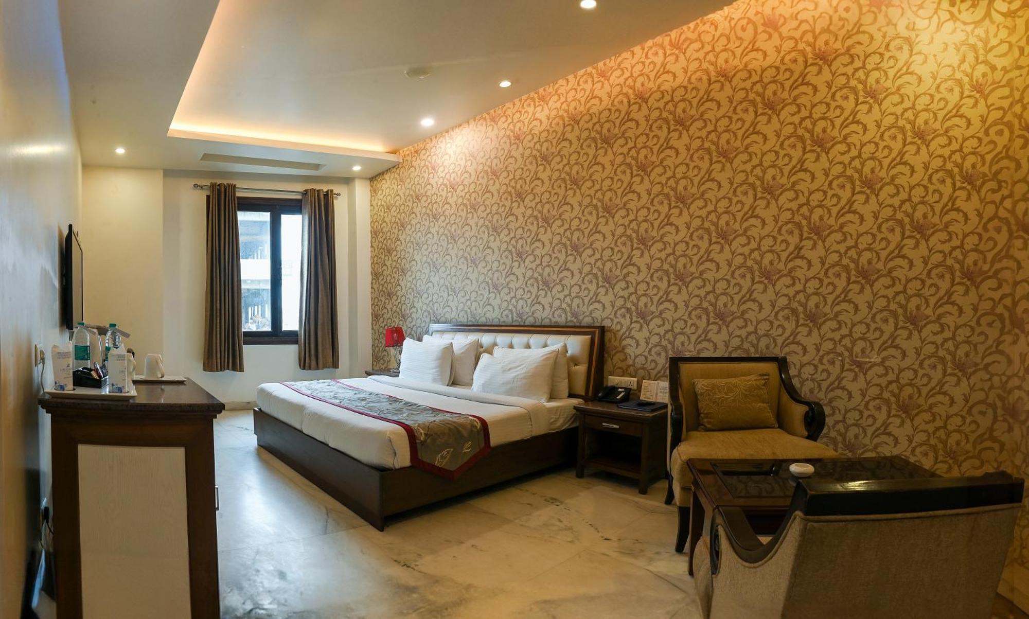 Hotel Leela Grande Karnāl Zewnętrze zdjęcie