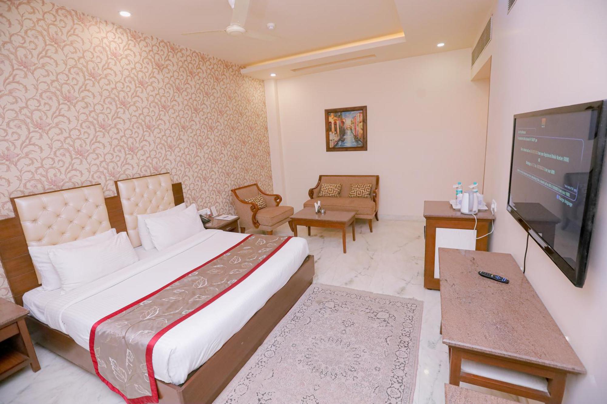 Hotel Leela Grande Karnāl Zewnętrze zdjęcie