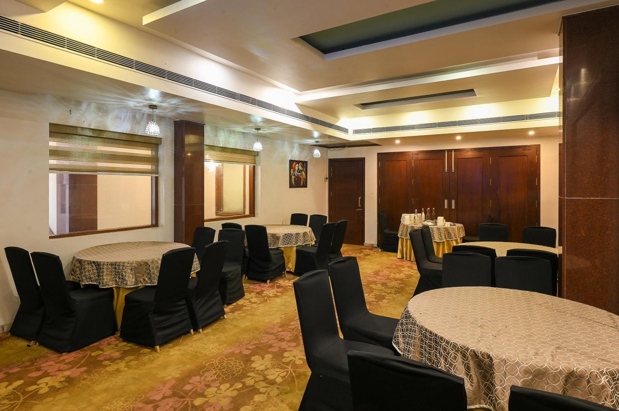 Hotel Leela Grande Karnāl Zewnętrze zdjęcie