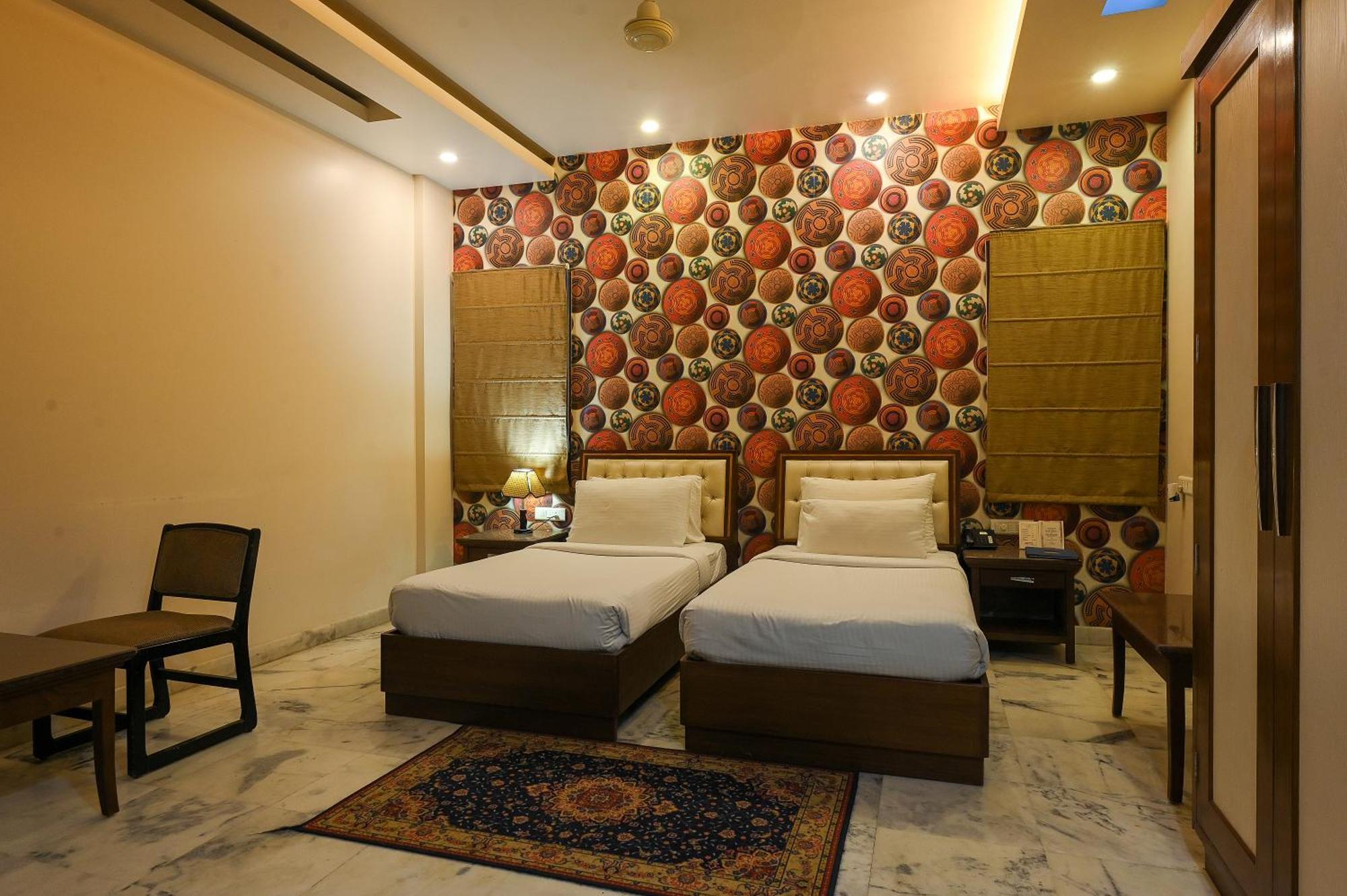 Hotel Leela Grande Karnāl Zewnętrze zdjęcie