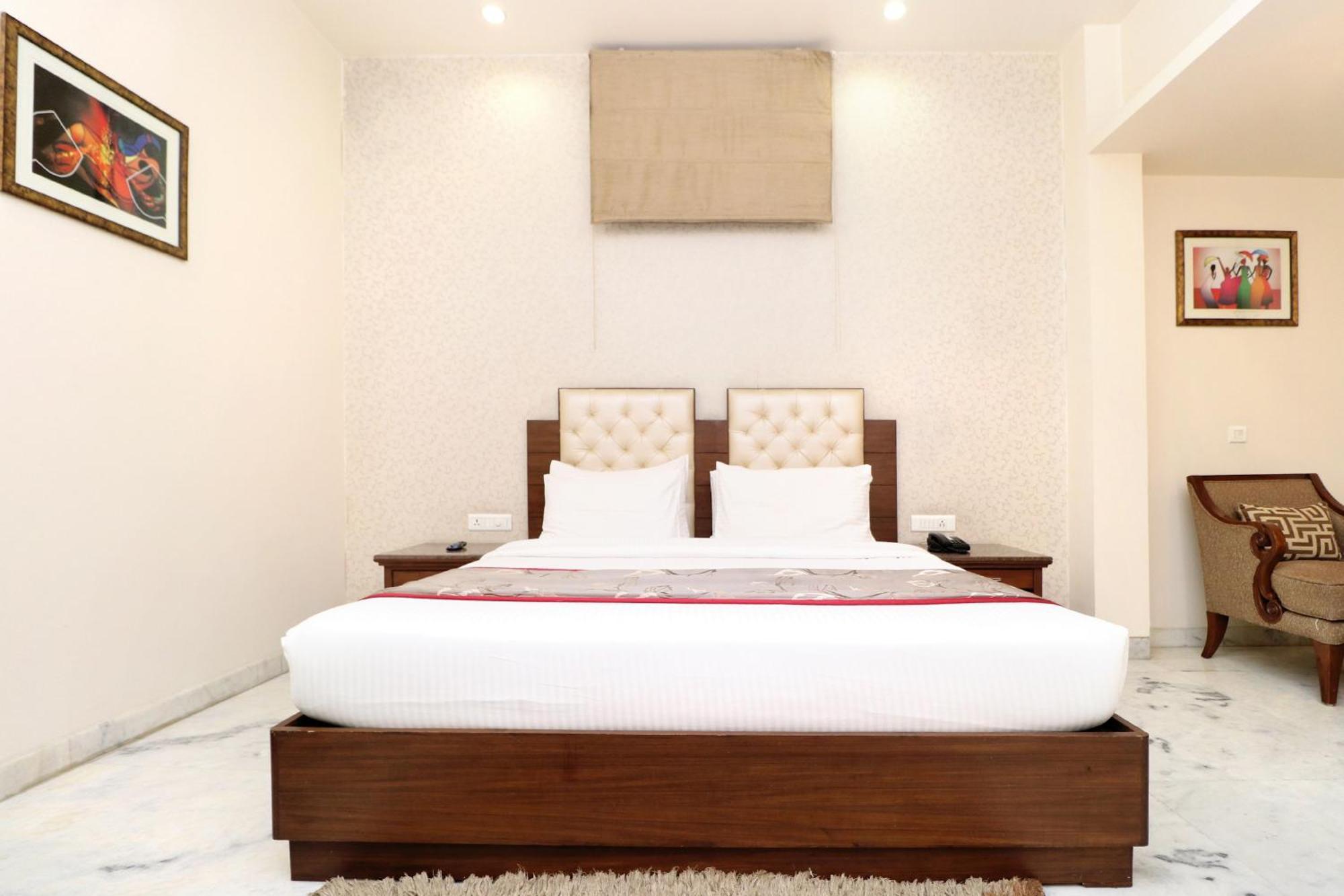 Hotel Leela Grande Karnāl Zewnętrze zdjęcie