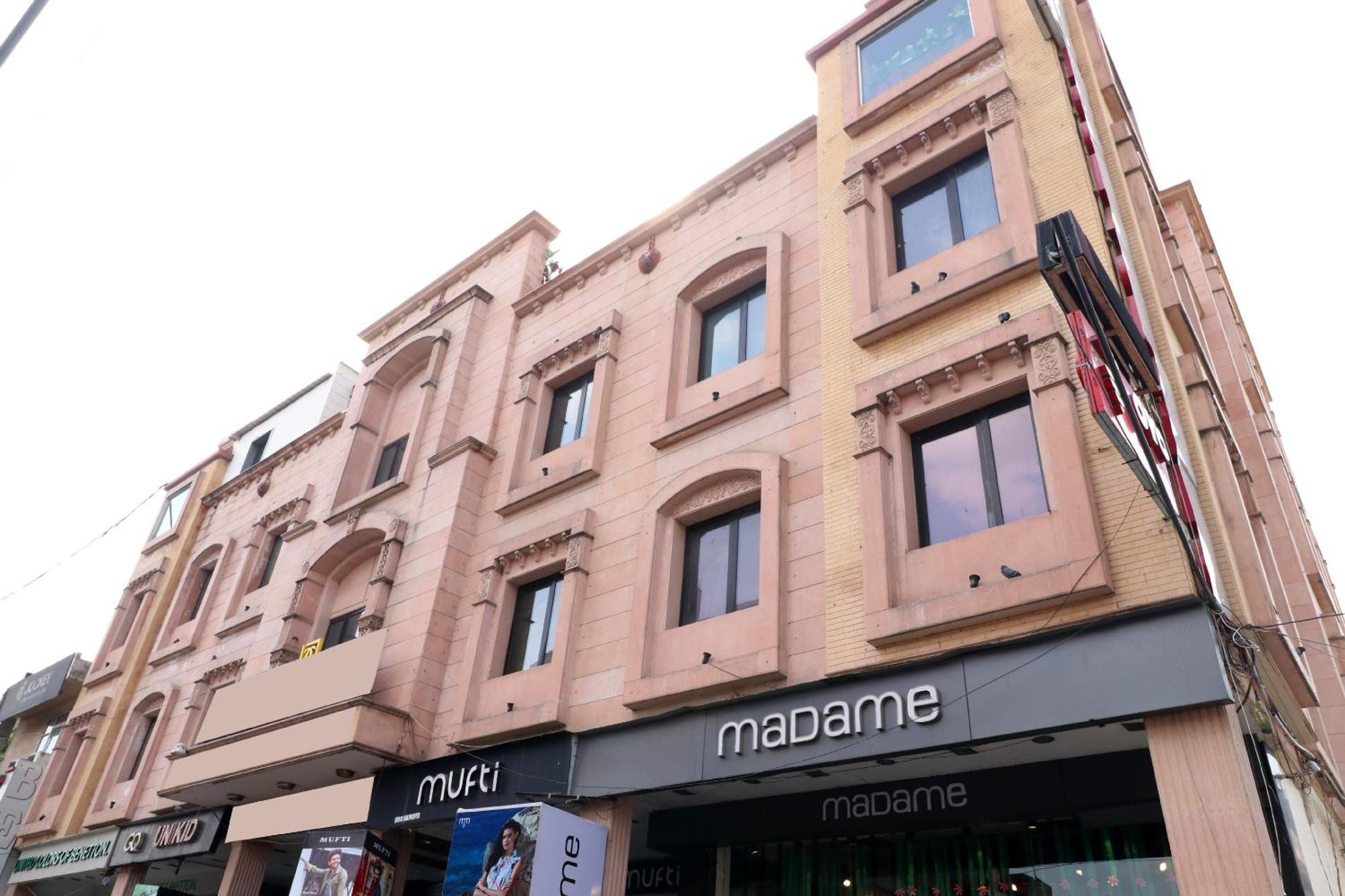 Hotel Leela Grande Karnāl Zewnętrze zdjęcie