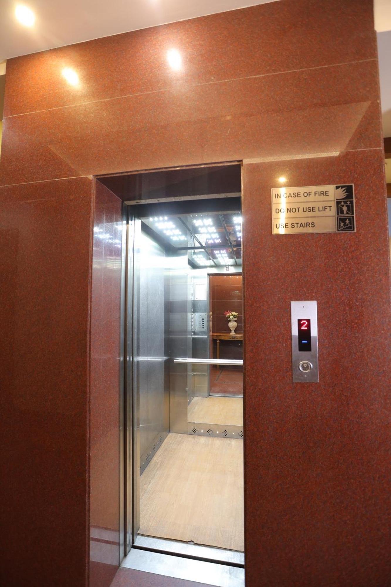 Hotel Leela Grande Karnāl Zewnętrze zdjęcie