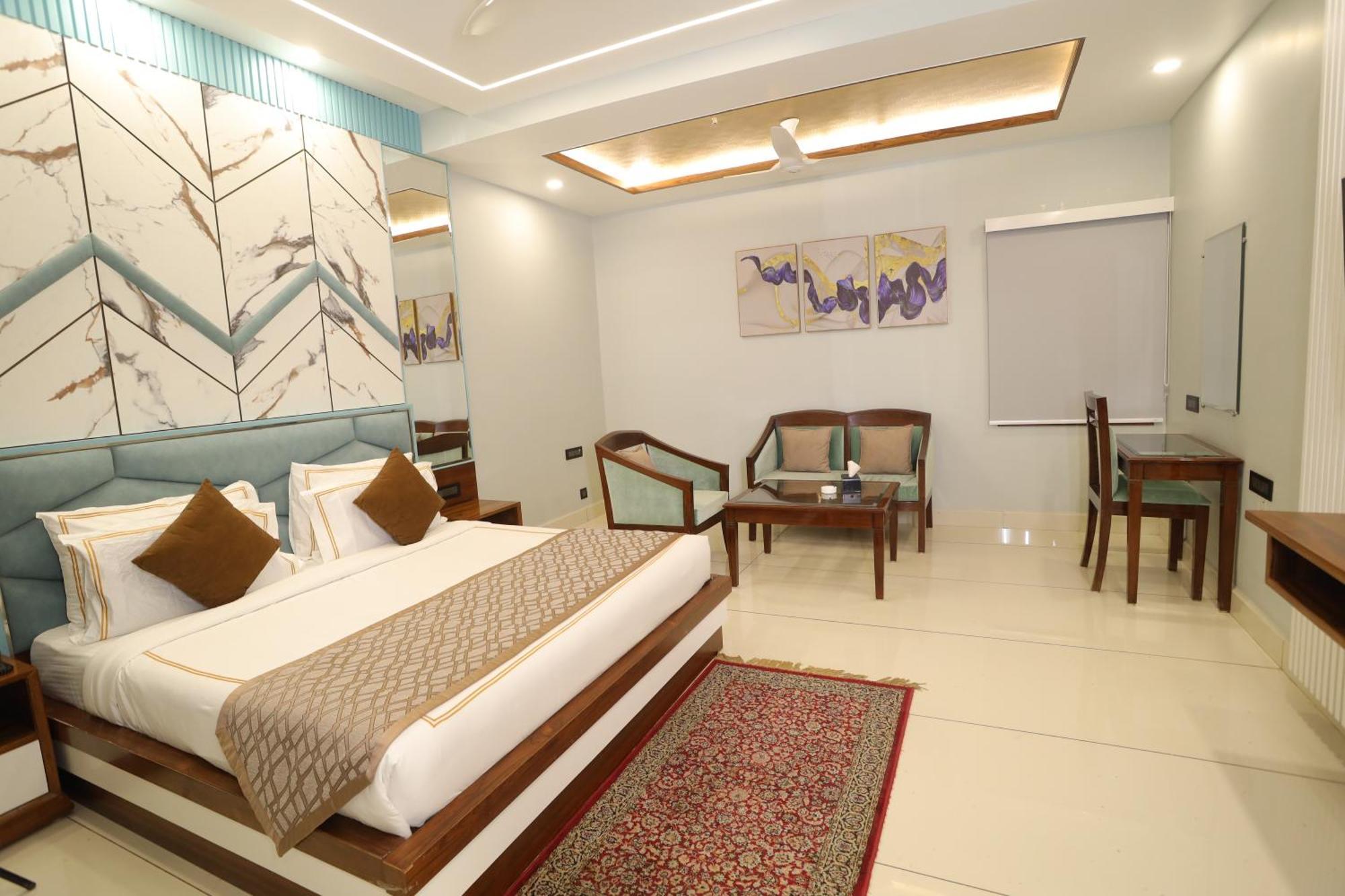 Hotel Leela Grande Karnāl Zewnętrze zdjęcie