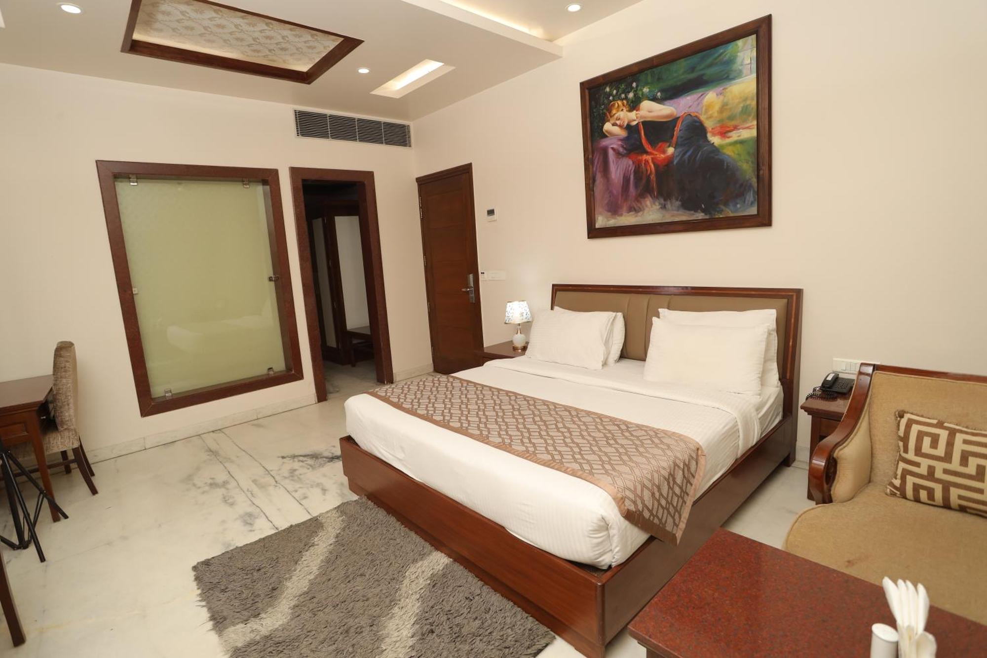 Hotel Leela Grande Karnāl Zewnętrze zdjęcie